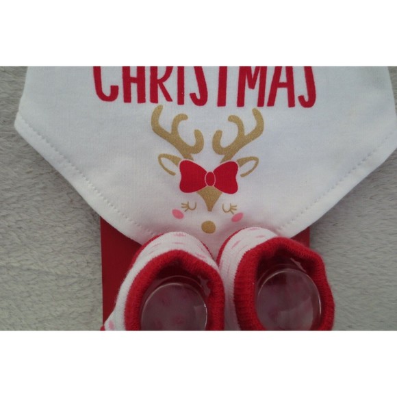 Sandy & Simon My First Christmas Set 3 Piece Set Hat Bib and Socks New - Picture 10 of 11